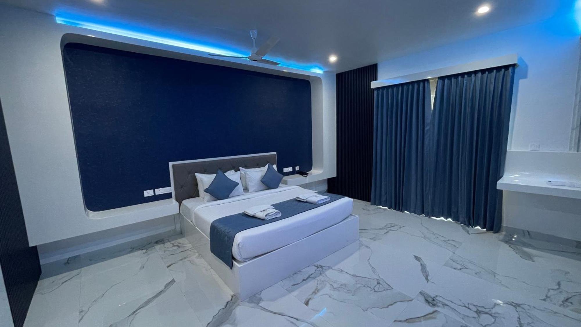 Silver Stone Park Resort, Kovilpatti 外观 照片