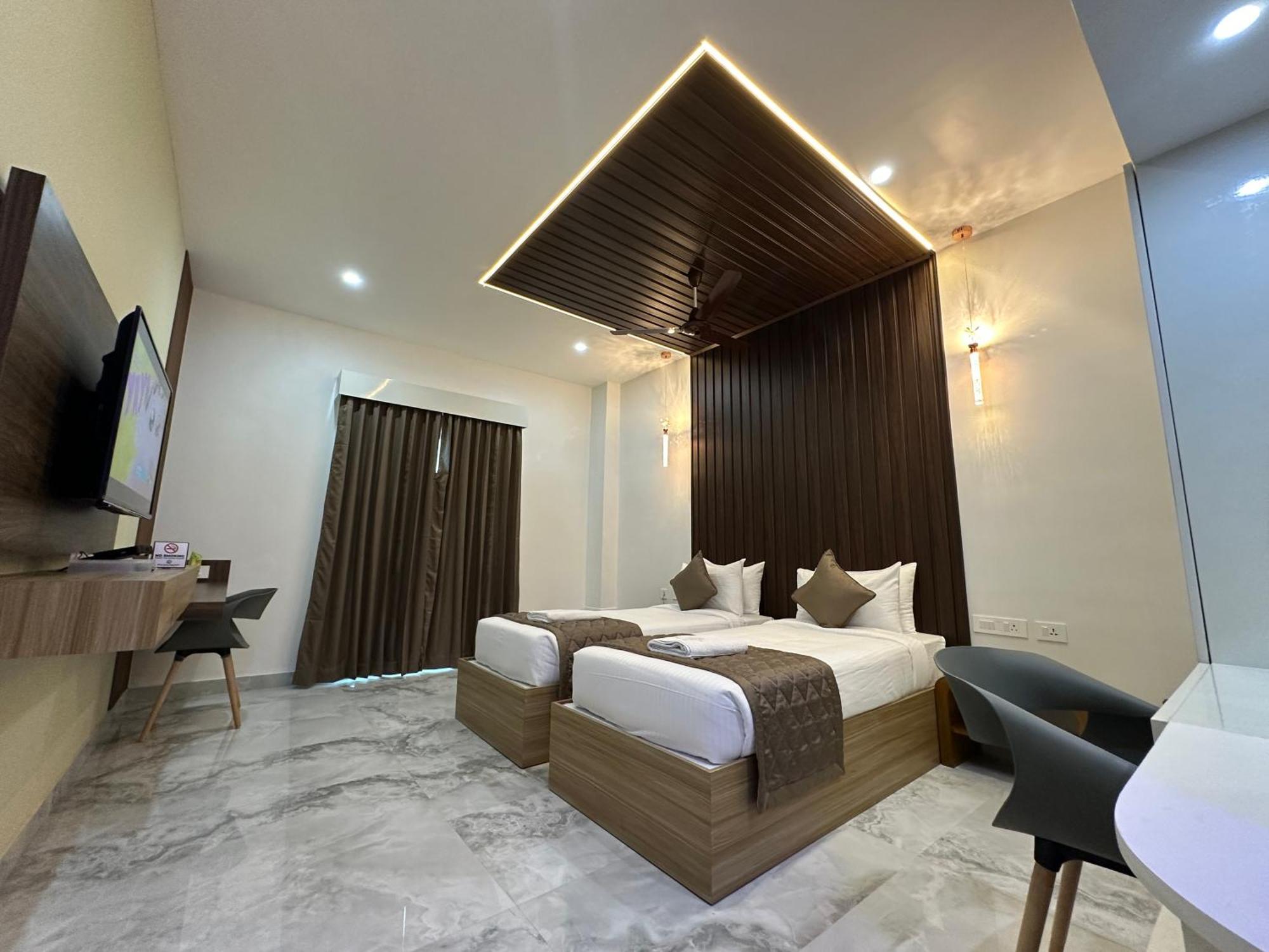 Silver Stone Park Resort, Kovilpatti 外观 照片
