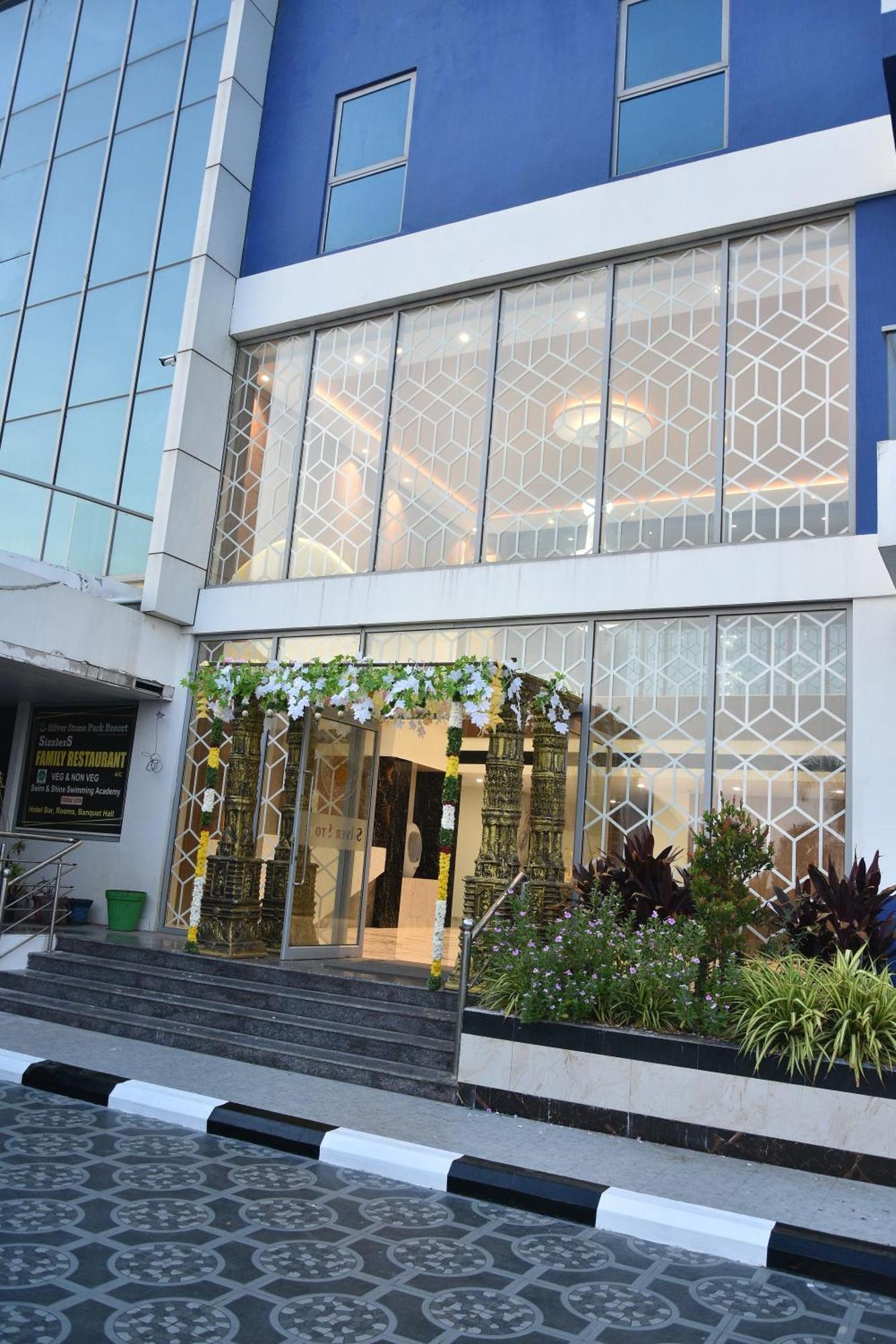 Silver Stone Park Resort, Kovilpatti 外观 照片