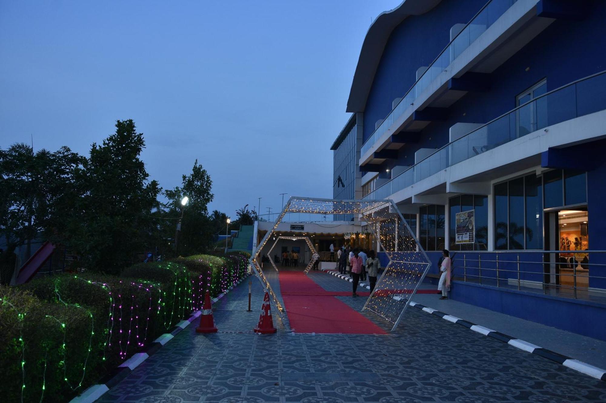 Silver Stone Park Resort, Kovilpatti 外观 照片