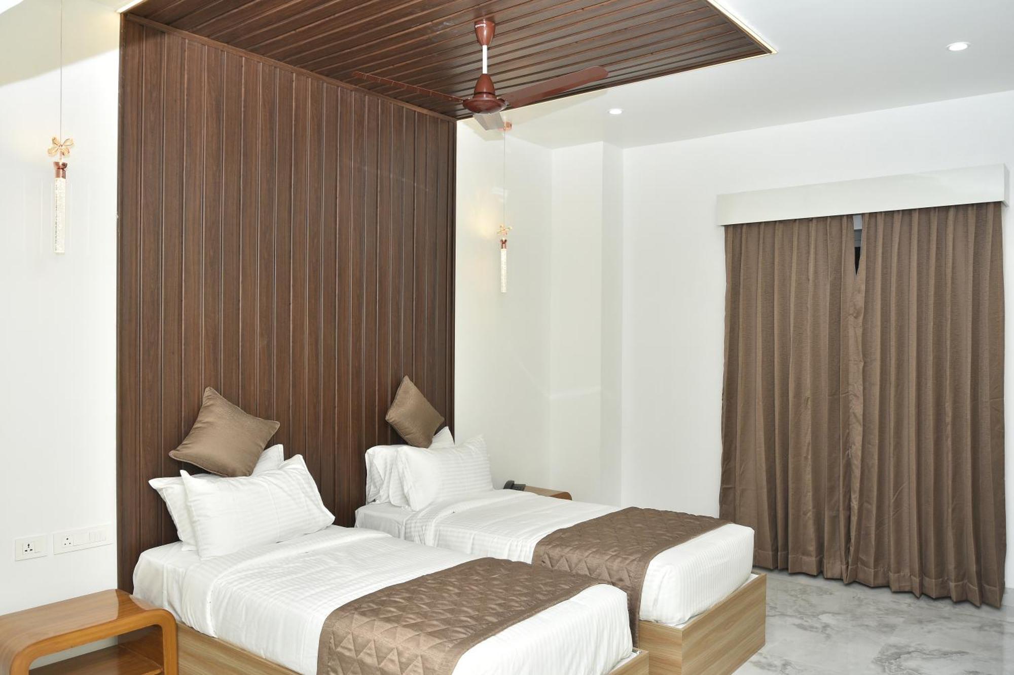 Silver Stone Park Resort, Kovilpatti 外观 照片