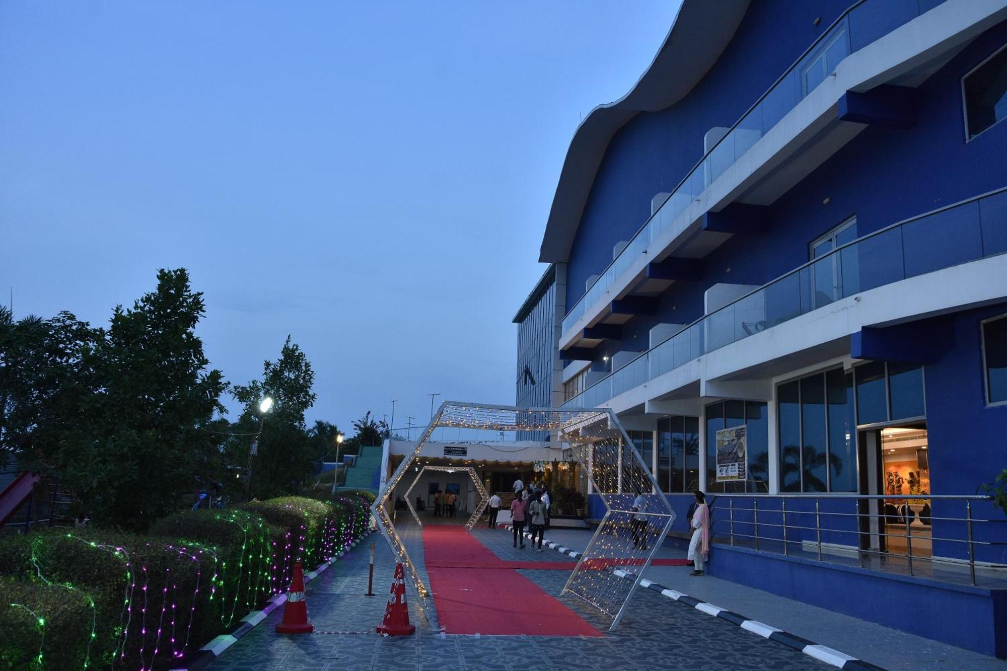 Silver Stone Park Resort, Kovilpatti 外观 照片